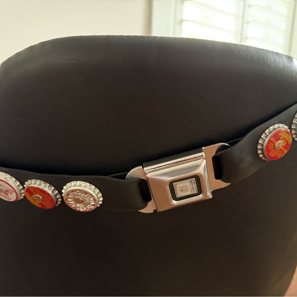 Black Bottle Cap Belt - Picture 2 of 3